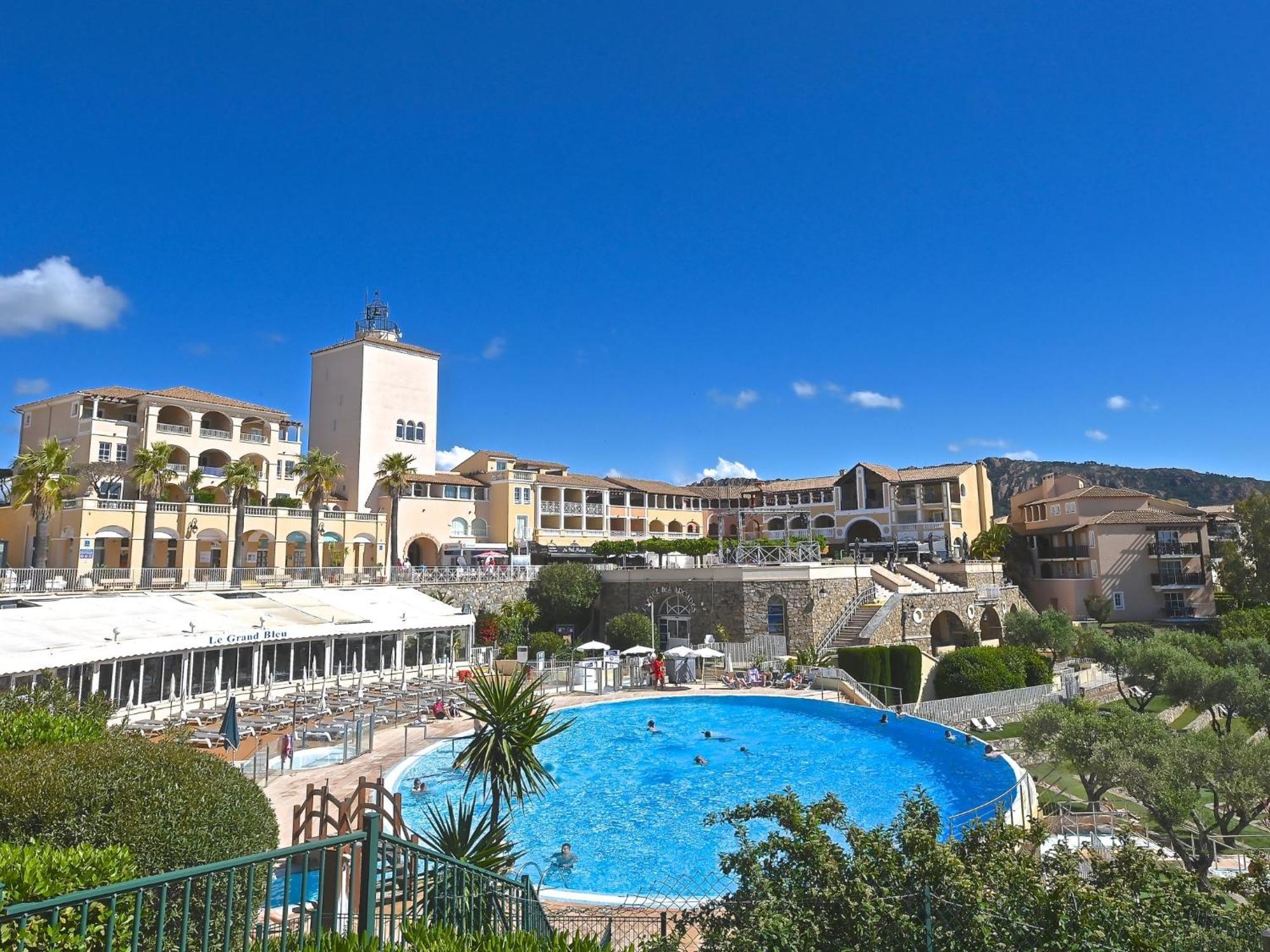 Apartment Village Cap Esterel - Les Bastides-6 By Interhome Saint-Raphael  Bagian luar foto