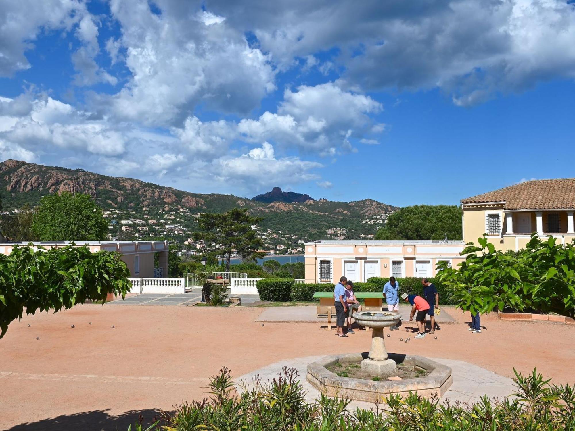 Apartment Village Cap Esterel - Les Bastides-6 By Interhome Saint-Raphael  Bagian luar foto